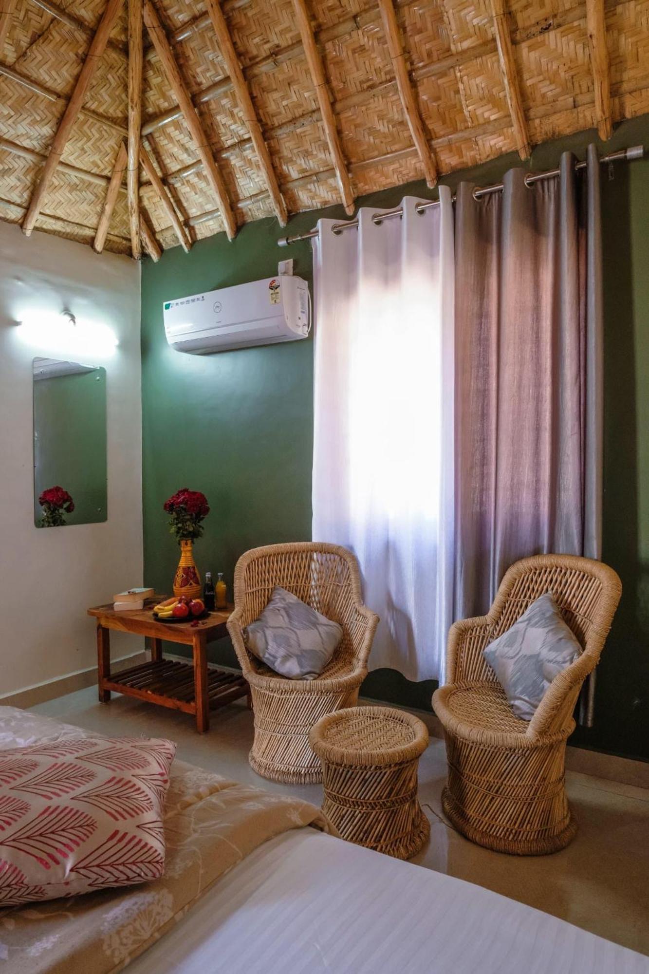 The Hideout Cottage And Restaurant Hampi Buitenkant foto