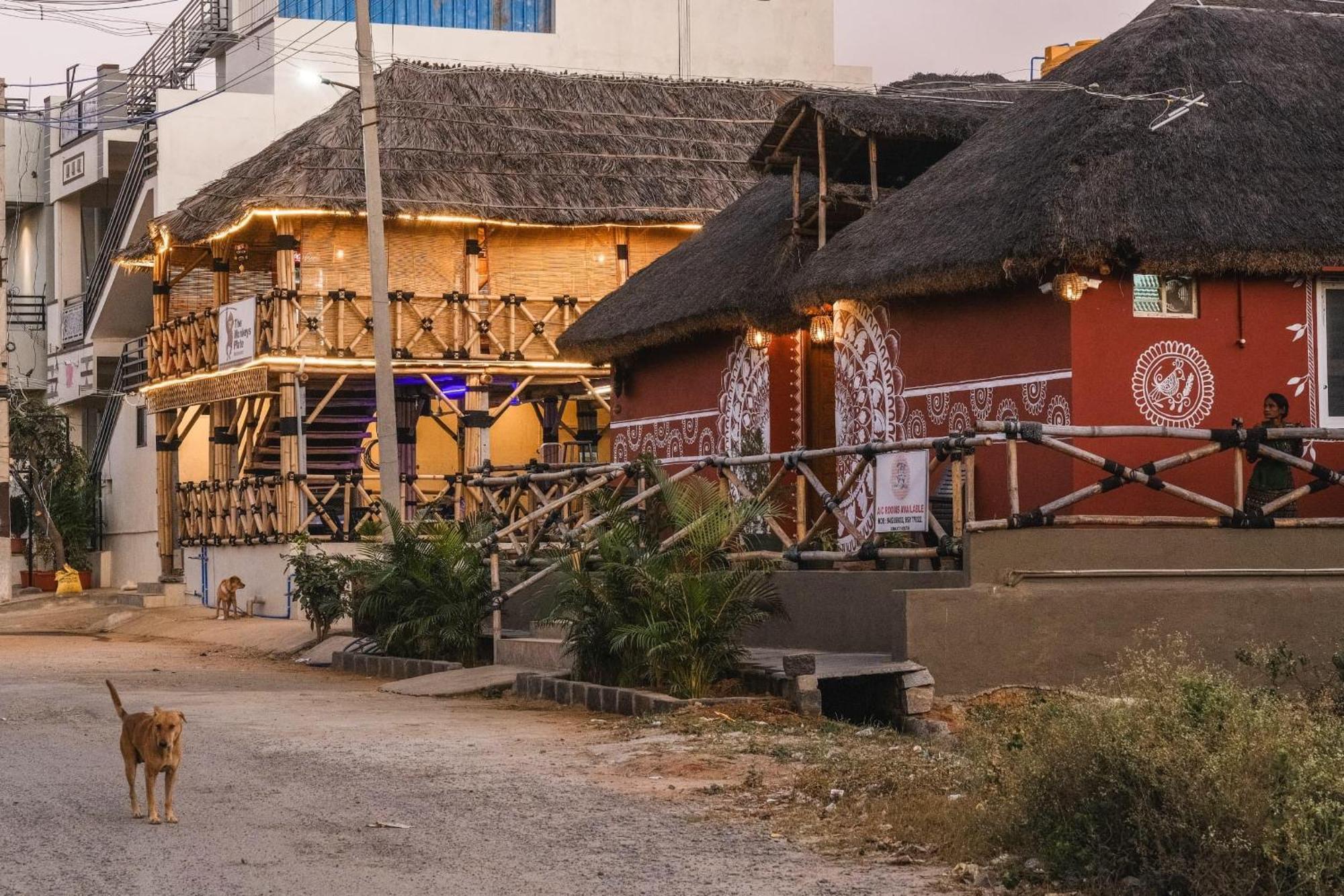 The Hideout Cottage And Restaurant Hampi Buitenkant foto