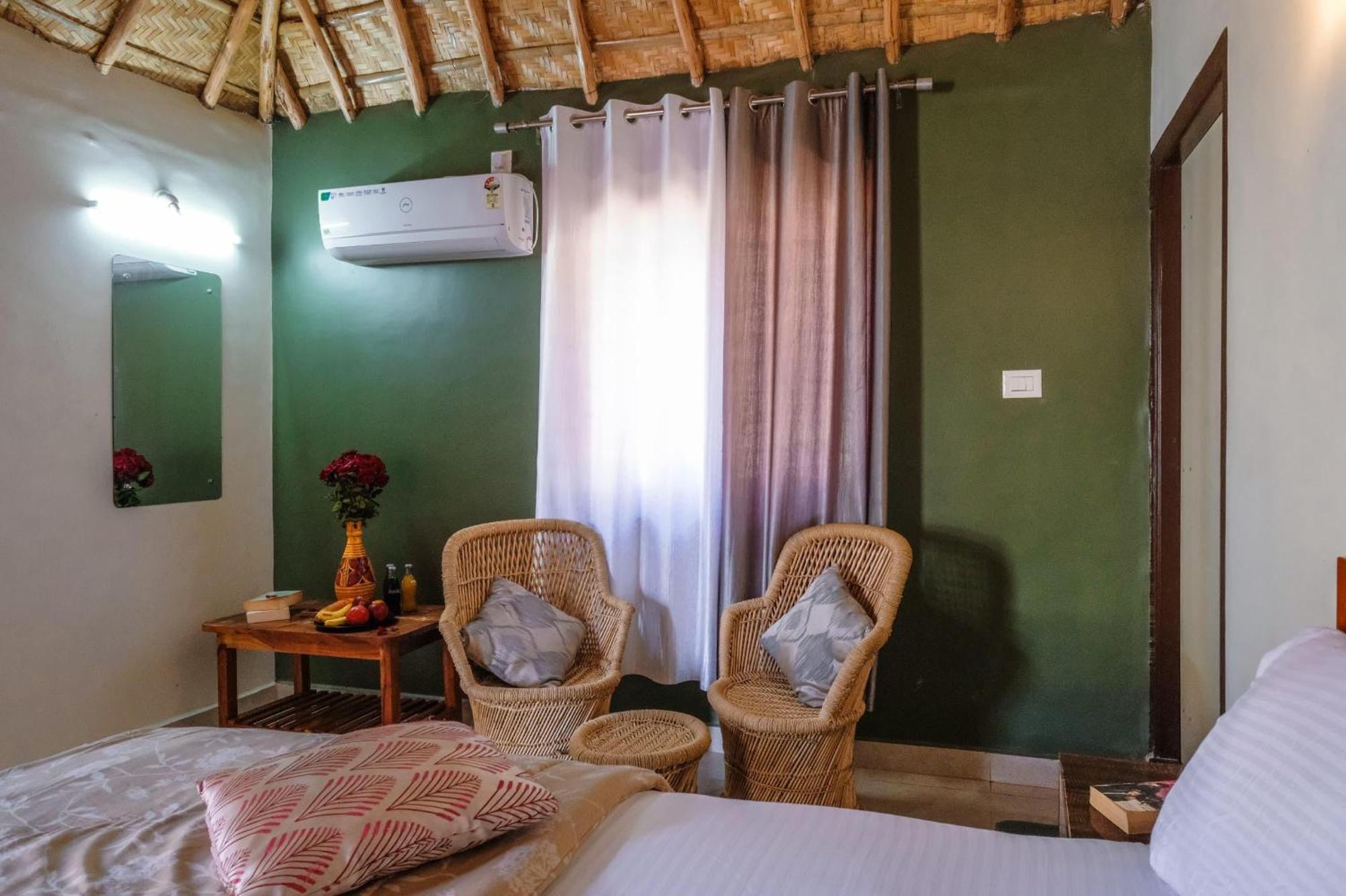 The Hideout Cottage And Restaurant Hampi Buitenkant foto