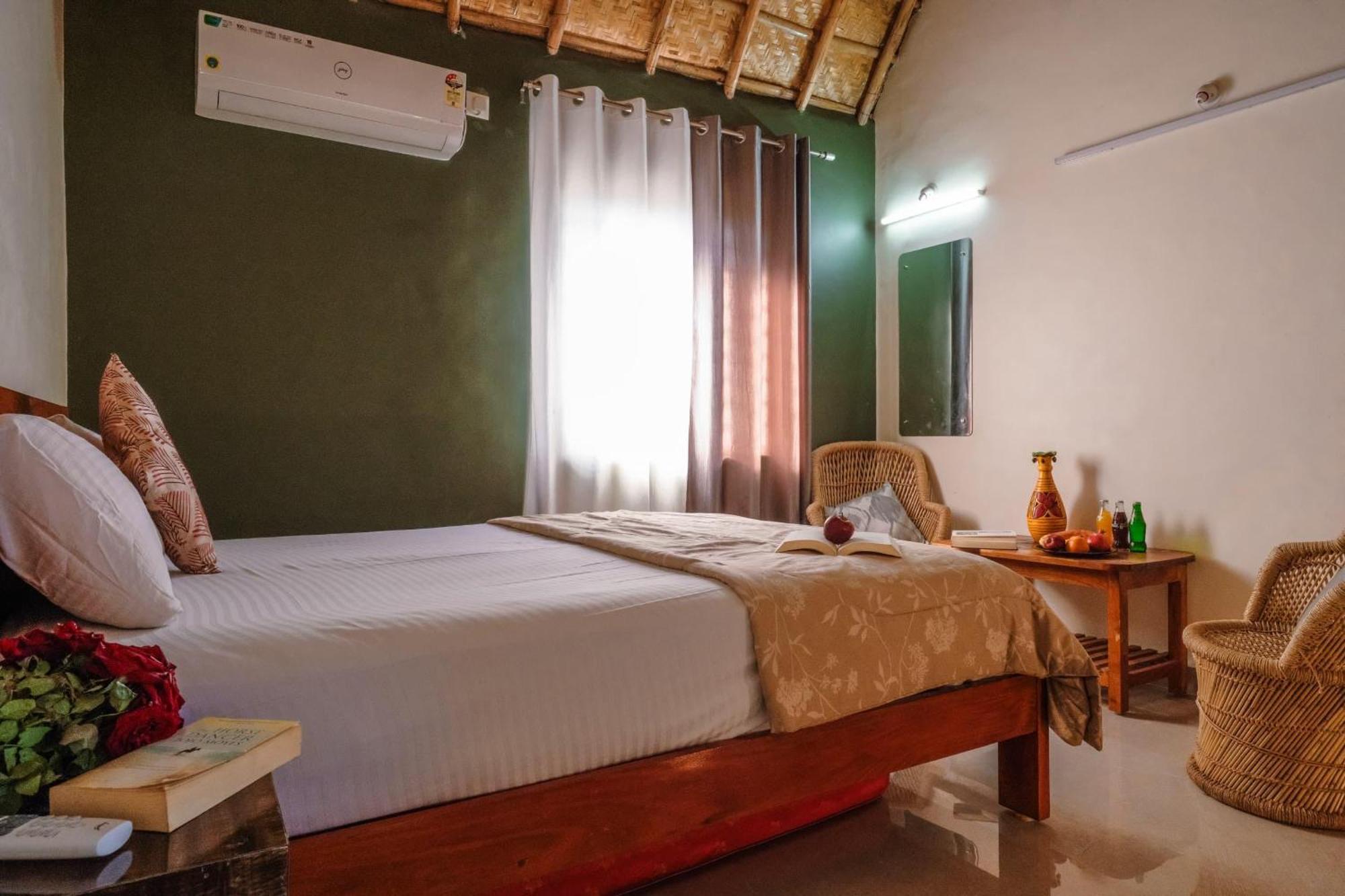 The Hideout Cottage And Restaurant Hampi Buitenkant foto